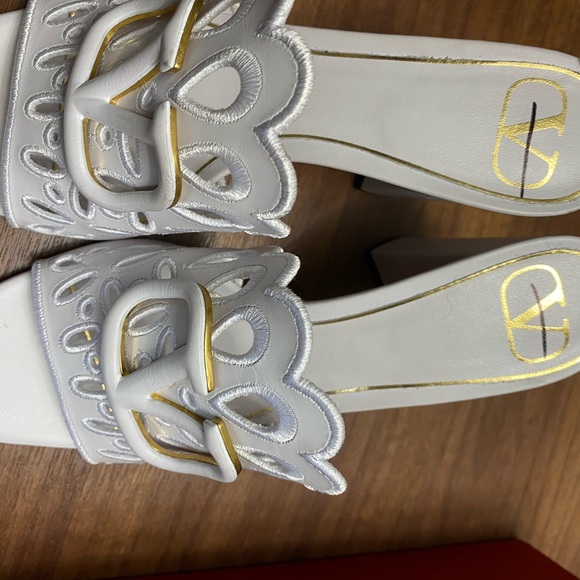 Valentino Garavani ateleir san Gallo 08 edition lasercut leather sandal  37.5 - Picture 8 of 10